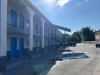Blue Star Inn Lafayette Near Airport I-10 - バルコニー