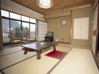 Shimoda Izumiso - Lemmikkieläimet sallittu