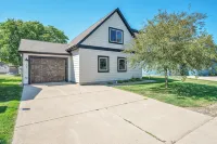 3-bedroom Cabin 13 in Bridges Bay, with on site eating and in/outdoor pool. - Wi-Fi
