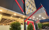 Royal Global Hotel - 바