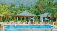 Paraiso Rainforest and Beach Hotel - Pools