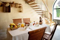 L'Hote Antique - Maison d'Hote- 4 Suites Avec Cuisine Hotels in Bèze