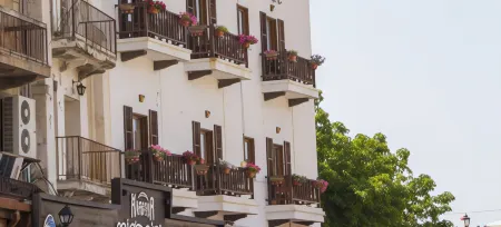 White Pearl Hotel