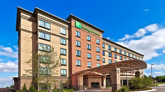 Holiday Inn & Suites Tulsa South