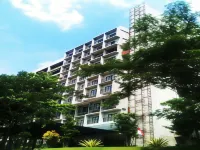 Oak Tree Emerald Hotel & Conventions Semarang Hotels near Indomaret Sukun Raya