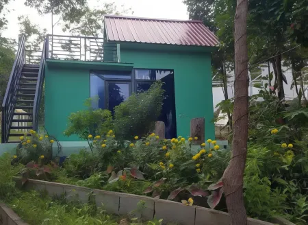 Plankton Bungalow and Camping Отели рядом с достопримечательностью «Као Тауч Бич»