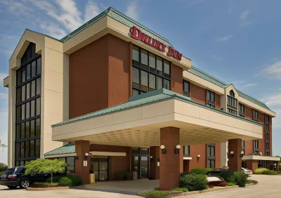 Drury Inn & Suites St. Louis St. Peters Hotels in O'Fallon