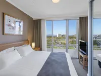 Nesuto Canberra Hotels near Australian War Memorial