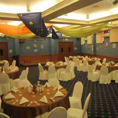 Oasis Hotel Dining/Meeting Rooms