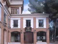 Basic Hotel Doña Manuela Hotels near Nervión