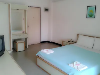 M in Korat Service Apartment Отели в г. 