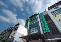 Putra One Avenue Hotel