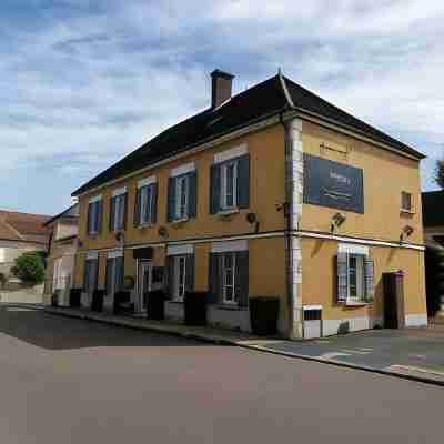 LOGIS Hôtel & Restaurant Le Soleil D'or Hotel Exterior