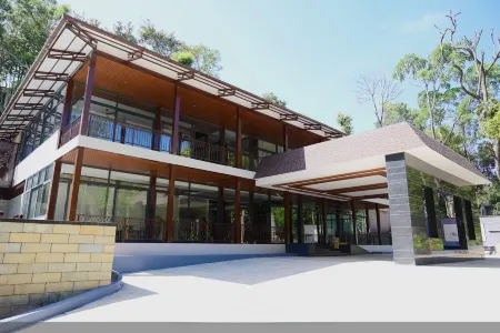 The Silver Sky Hotels and Resorts Отели в г. Чикмагалур