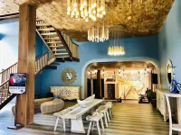 Thaproban Pavilion Waves