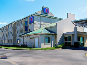 Motel 6 Seymour, in - North