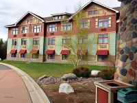 Canal Park Lodge Hotels near Miller Hill Mall