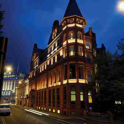 Quebecs Hotel Exterior