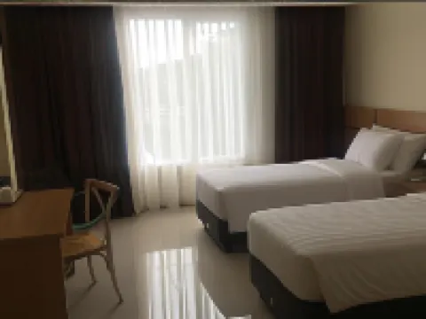 Wise Hotel Tomohon Hotels in Tomohon