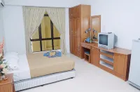 Marina Cove Resort فنادق في لوموت