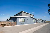 Inn at Moss Landing Point Hotel dekat Moss Landing State Beach