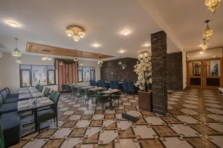 Kashmir Holiday Resort