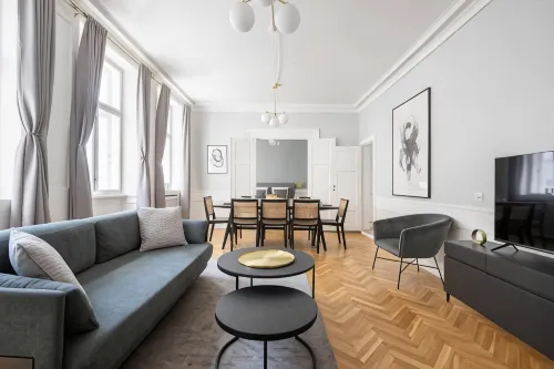 Lavish 4Br Flat in the Heart of CPH by the Canals
