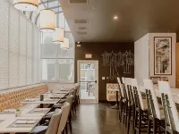 تشامبرلين ويست هوليوود Hotels near بيفرلي سنتر