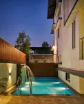Drizzle Villa with Swimming Pool Near Maapro Garden - Pet friendly