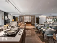 ยูโรสตาร์ อาลิอาดอส โรงแรมใกล้โบสถ์การ์โม