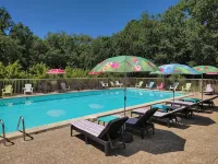 Kamea Club la Gironie Hotels in Turenne