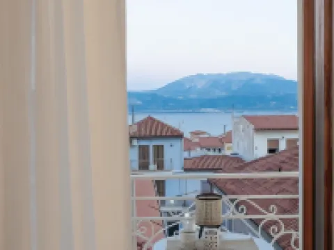 Leone Suites Hotels in Naupactus