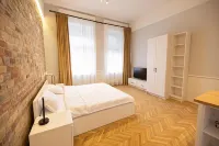 Carol Residence Hotels near Statuia lui Constantin Brâncuşi
