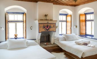 Saxonis Houses & Saxonis Villa