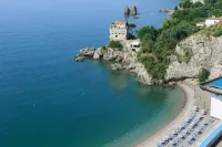 Lloyd's Baia Hotel