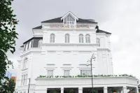 Mahalaya the Legacy Hotel Hotel dekat Velodrome Manahan