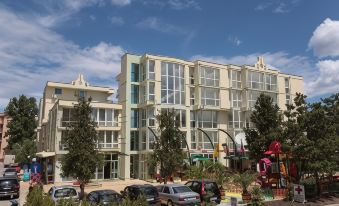 Sunny Day Club Hotel