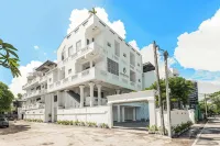 Beverly Hills Hotel Hotels in Moratuwa