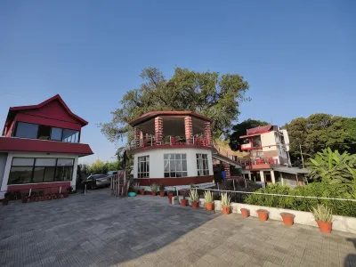 Dee Jay Resort Hotel di Pragpur
