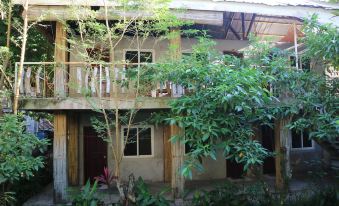 Algen's Dive Resort