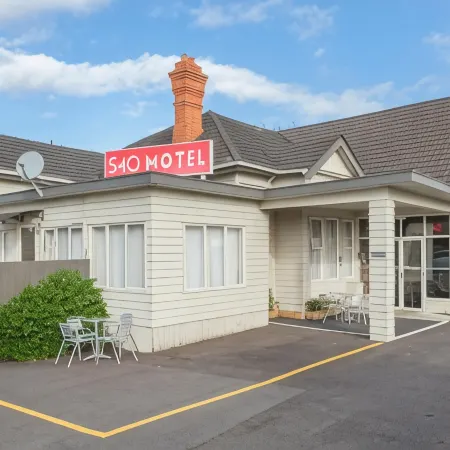 540 on Great South Motel Отели рядом с достопримечательностью «Корнвол Парк»