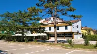 Hotel Santa Lucia - parking