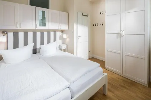 Cozy Vacation Apartment Kaiserhof 002, Directly on the Beach