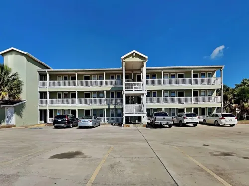 Kontiki Beach Resort 318