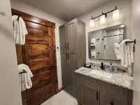 Newly remodeled tucked away in an alley. Very private location in an Aspen grove