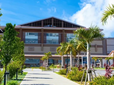 Crown Hotel Okinawa Annex Отели рядом с достопримечательностью «Окинава Сити-зал Обсерватории»