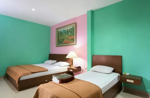 The Nancy's Homestay Pekanbaru Mitra RedDoorz Hotels in Tuah Karya