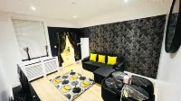 Ground Floor Entire Holiday Apartment - Self Checkin & Checkout - 公寓