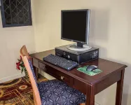 Rodeway Inn & Suites Plymouth Hwy 64