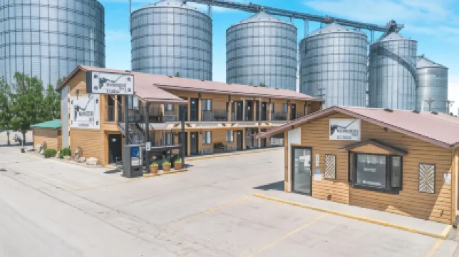 Hansen Inn and Cabins Hotels in 